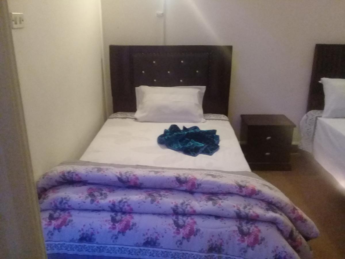 Hi Nile Plaza Hostel *
